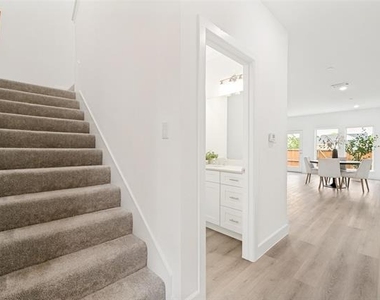 5609 Woodlands Drive - Photo Thumbnail 3