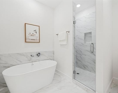5609 Woodlands Drive - Photo Thumbnail 18