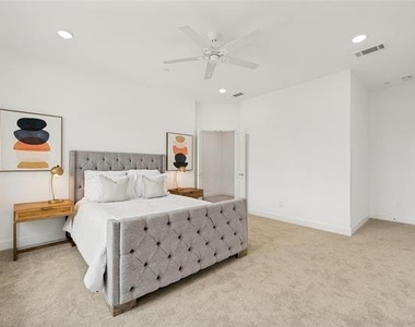 5609 Woodlands Drive - Photo Thumbnail 16