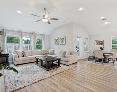 3125 Moldboard Drive - Photo Thumbnail 9