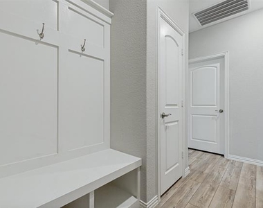 3125 Moldboard Drive - Photo Thumbnail 22