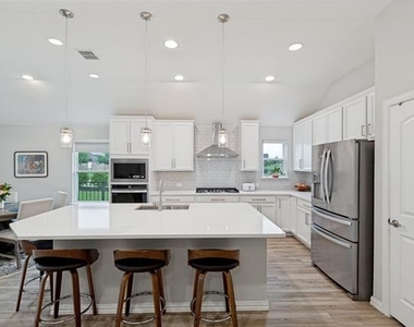 3125 Moldboard Drive - Photo Thumbnail 12