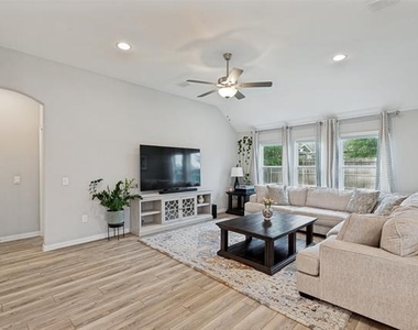 3125 Moldboard Drive - Photo Thumbnail 7
