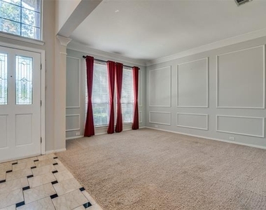 6217 Palomino Drive - Photo Thumbnail 2