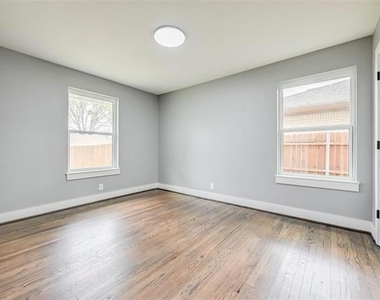 2729 Lockhart Avenue - Photo Thumbnail 15
