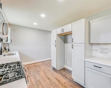 2729 Lockhart Avenue - Photo Thumbnail 8