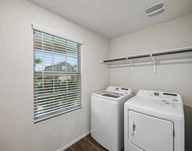 1605 Fields View Drive - Photo Thumbnail 2