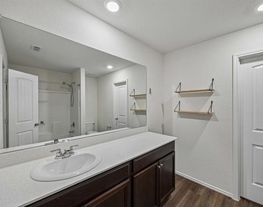 1605 Fields View Drive - Photo Thumbnail 17