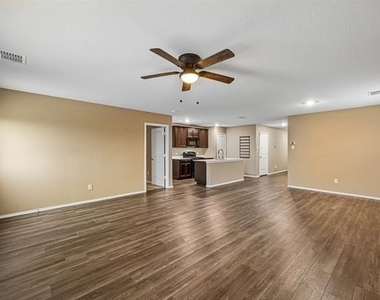 1605 Fields View Drive - Photo Thumbnail 12