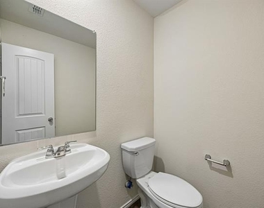 1605 Fields View Drive - Photo Thumbnail 3