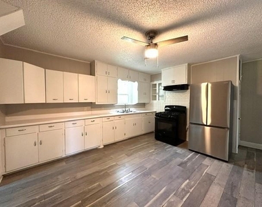 2403 Austin Avenue - Photo Thumbnail 9