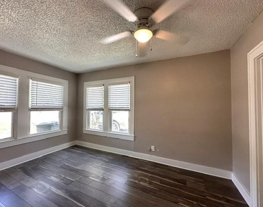 2403 Austin Avenue - Photo Thumbnail 2