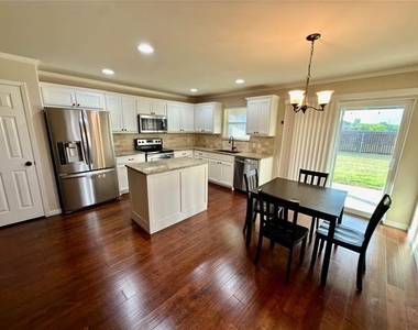 2307 Norwood Street - Photo Thumbnail 6