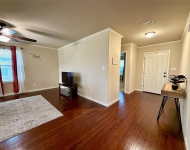 2307 Norwood Street - Photo Thumbnail 3
