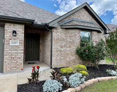 2307 Norwood Street - Photo Thumbnail 17