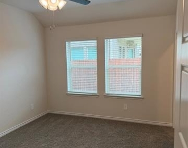 10213 Barron Drive - Photo Thumbnail 11