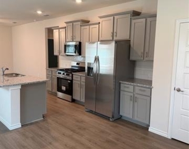10213 Barron Drive - Photo Thumbnail 9