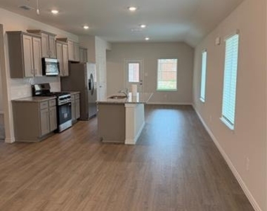 10213 Barron Drive - Photo Thumbnail 6