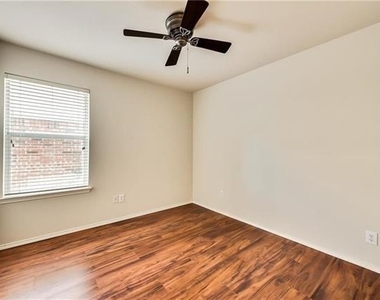 8633 Corral Circle - Photo Thumbnail 21