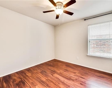 8633 Corral Circle - Photo Thumbnail 18