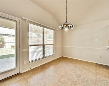 8633 Corral Circle - Photo Thumbnail 12