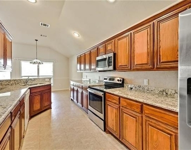8633 Corral Circle - Photo Thumbnail 4