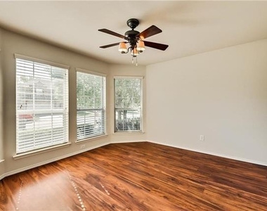 8633 Corral Circle - Photo Thumbnail 11