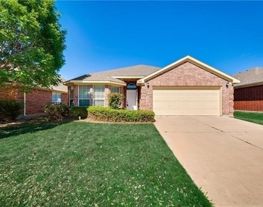 8633 Corral Circle - Photo Thumbnail 1