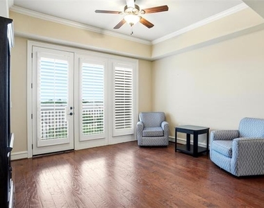 301 Watermere Drive - Photo Thumbnail 3