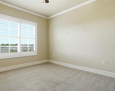 301 Watermere Drive - Photo Thumbnail 20