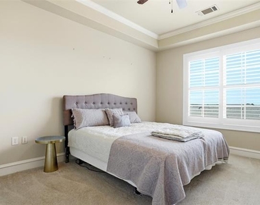301 Watermere Drive - Photo Thumbnail 13