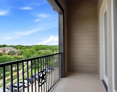 301 Watermere Drive - Photo Thumbnail 29
