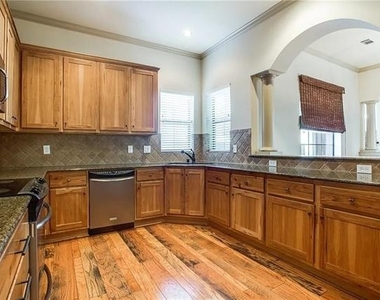 3012 Carmel Street - Photo Thumbnail 13
