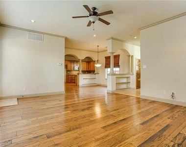 3012 Carmel Street - Photo Thumbnail 8