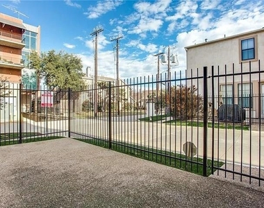 3012 Carmel Street - Photo Thumbnail 14