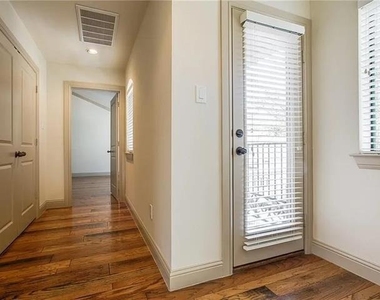 3012 Carmel Street - Photo Thumbnail 15