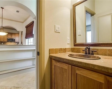 3012 Carmel Street - Photo Thumbnail 6