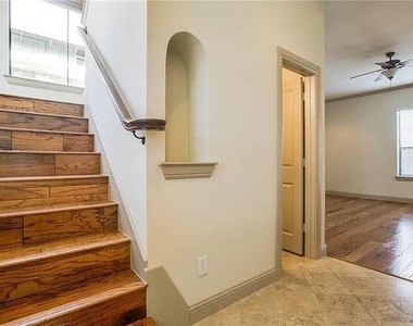 3012 Carmel Street - Photo Thumbnail 5