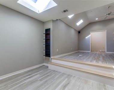 4004 Winter Park Lane - Photo Thumbnail 16