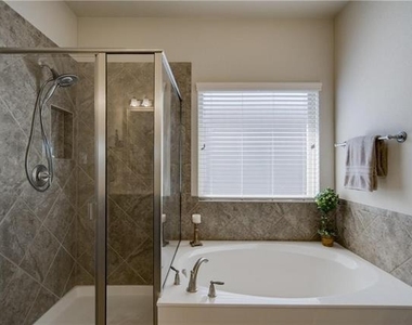 3329 Tamarack Lane - Photo Thumbnail 6