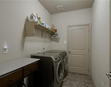 3329 Tamarack Lane - Photo Thumbnail 13