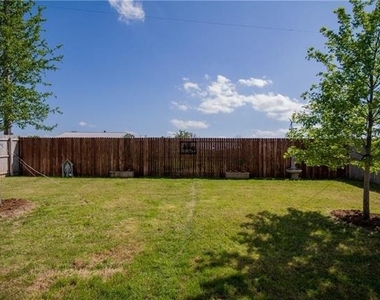 3329 Tamarack Lane - Photo Thumbnail 14