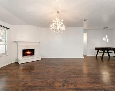 206 Shady Brook Drive - Photo Thumbnail 10