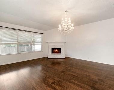 206 Shady Brook Drive - Photo Thumbnail 9