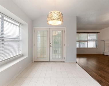 206 Shady Brook Drive - Photo Thumbnail 14