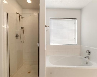 206 Shady Brook Drive - Photo Thumbnail 24