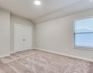 2544 Rambling Road - Photo Thumbnail 11