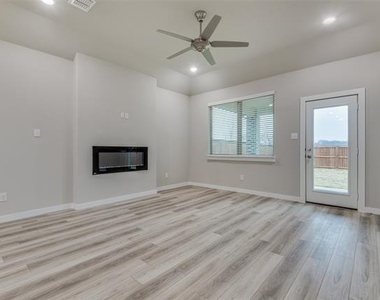 2544 Rambling Road - Photo Thumbnail 2
