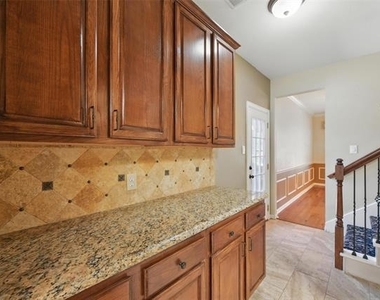 1805 Southwicke Drive - Photo Thumbnail 14