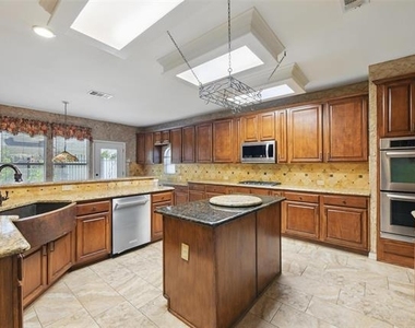 1805 Southwicke Drive - Photo Thumbnail 12